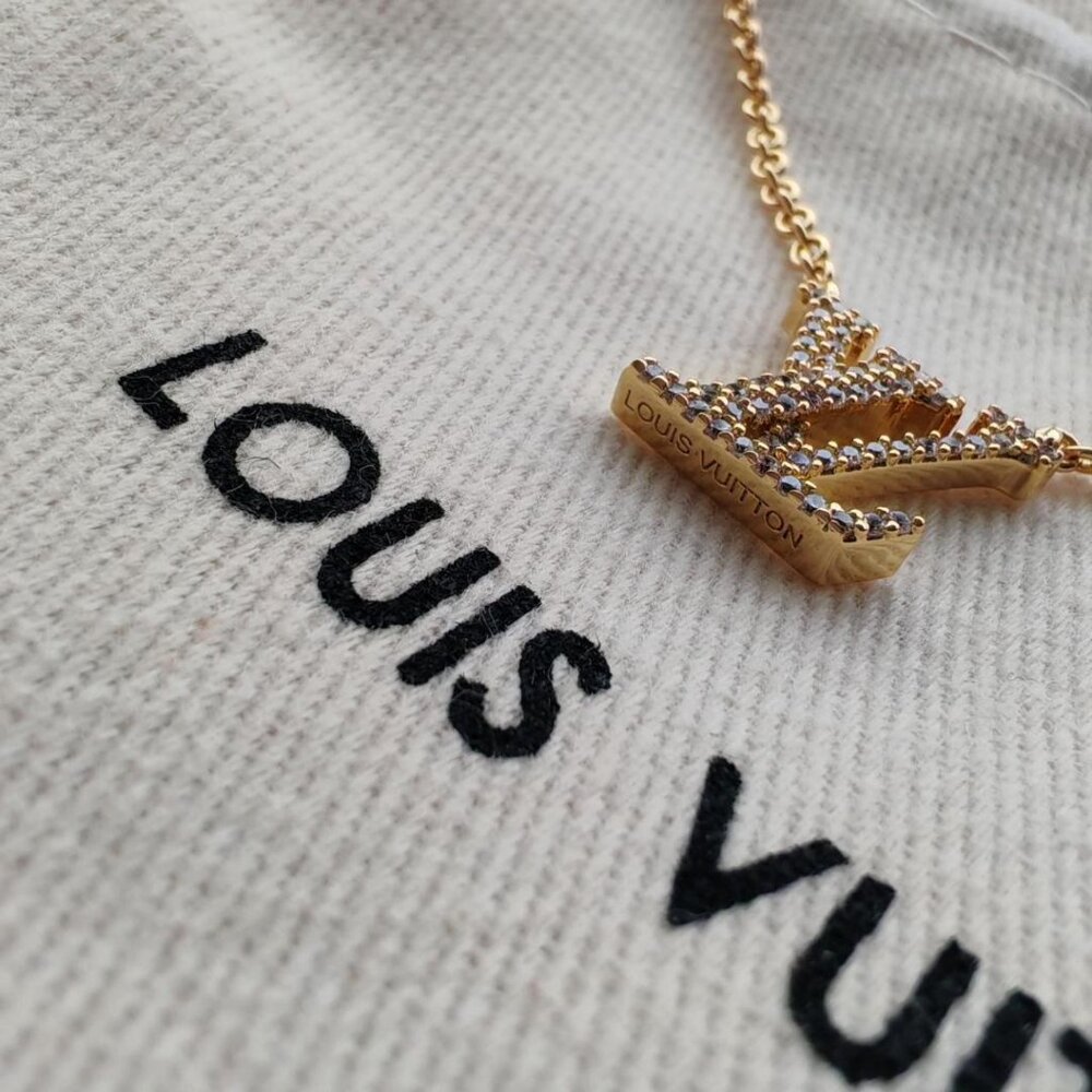 LV Monogram & Quatrefoil Gold Necklace - Picture 5 of 5